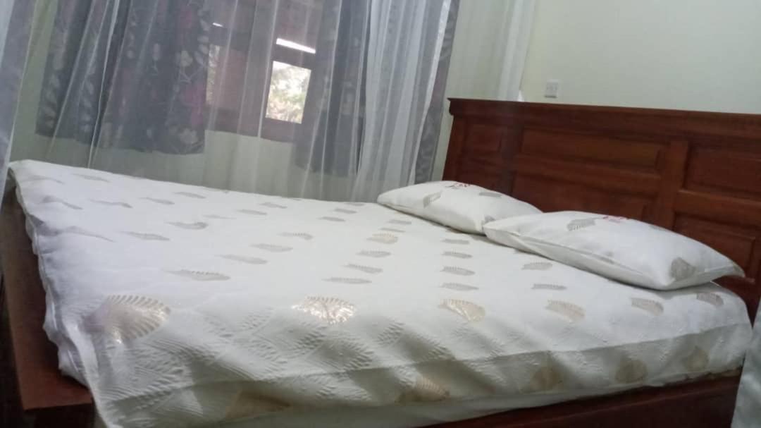 Hotel St. Patrick'S Forest House Entebbe Exterior foto