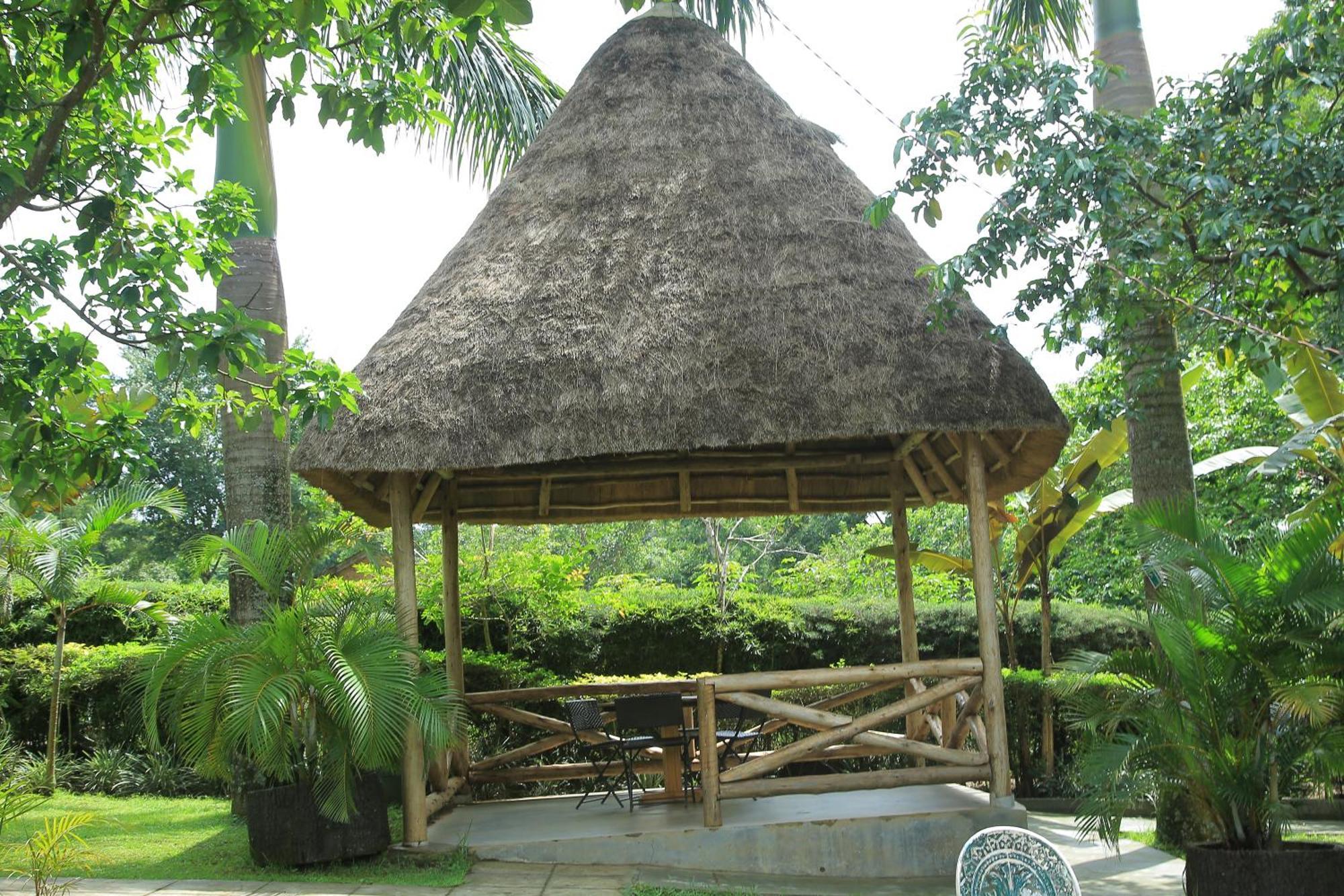 Hotel St. Patrick'S Forest House Entebbe Exterior foto